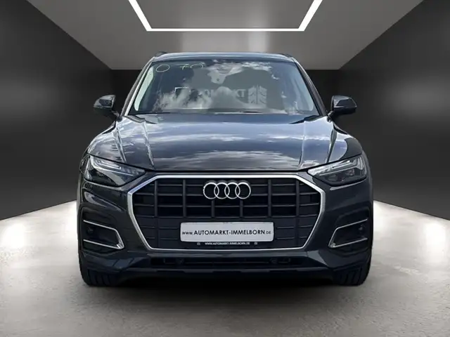 Audi Q5 view 9