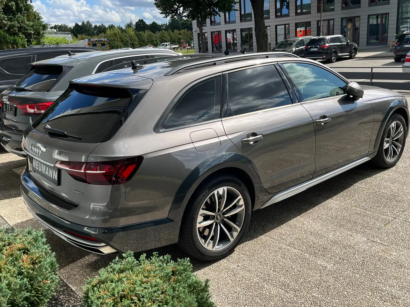 Audi A4 allroad 50 TDI basis Grau - 1
