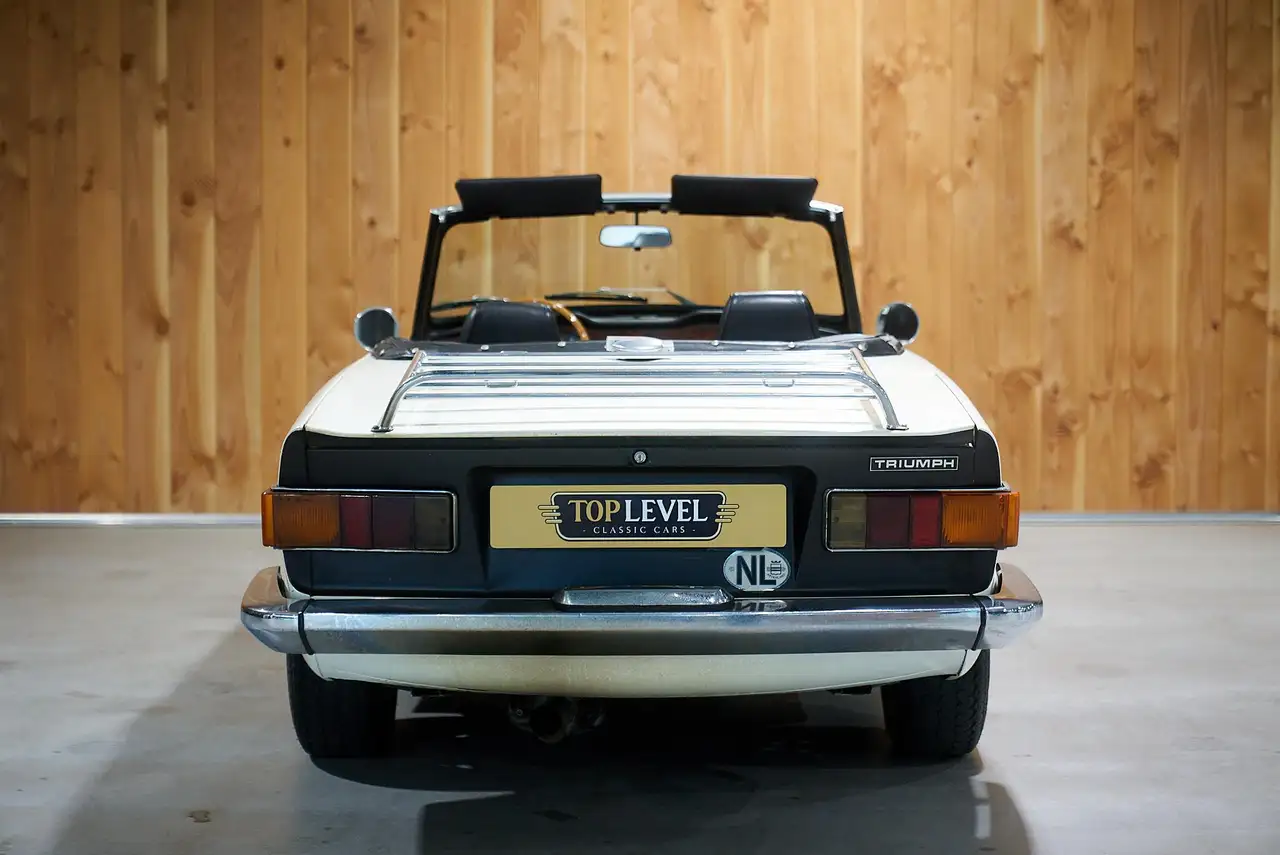 Triumph TR6 Soft Top, foto 4