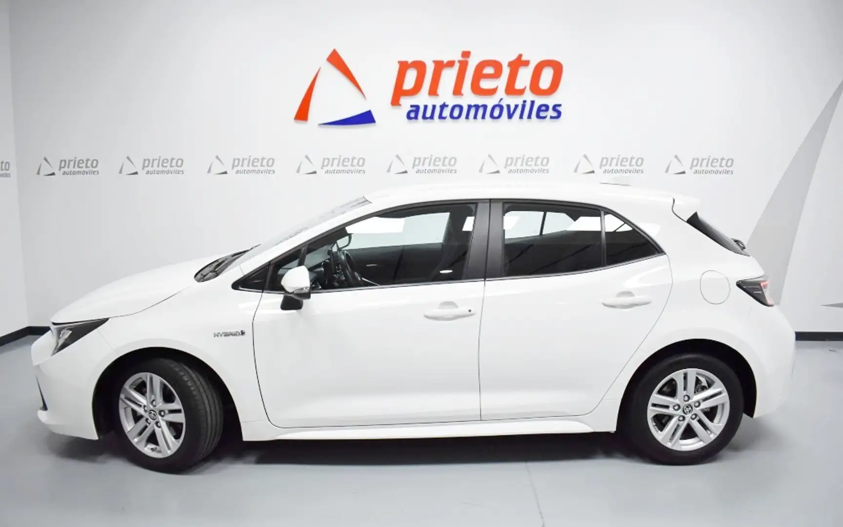 Toyota Corolla 125H Active Tech Blanco - 2