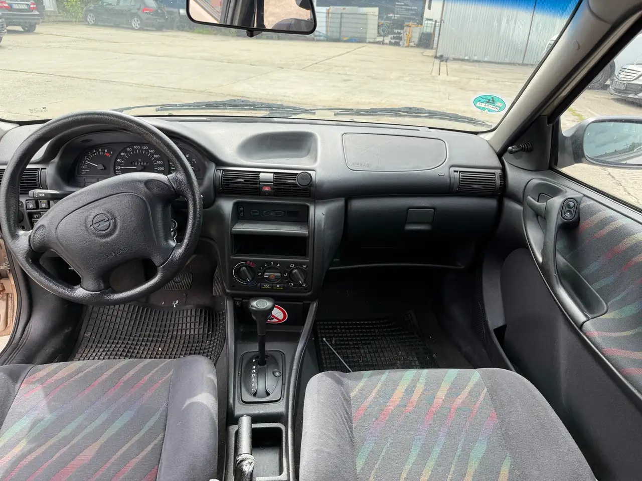 Opel Astra Caravan Automatik-Klimaanlage, foto 6
