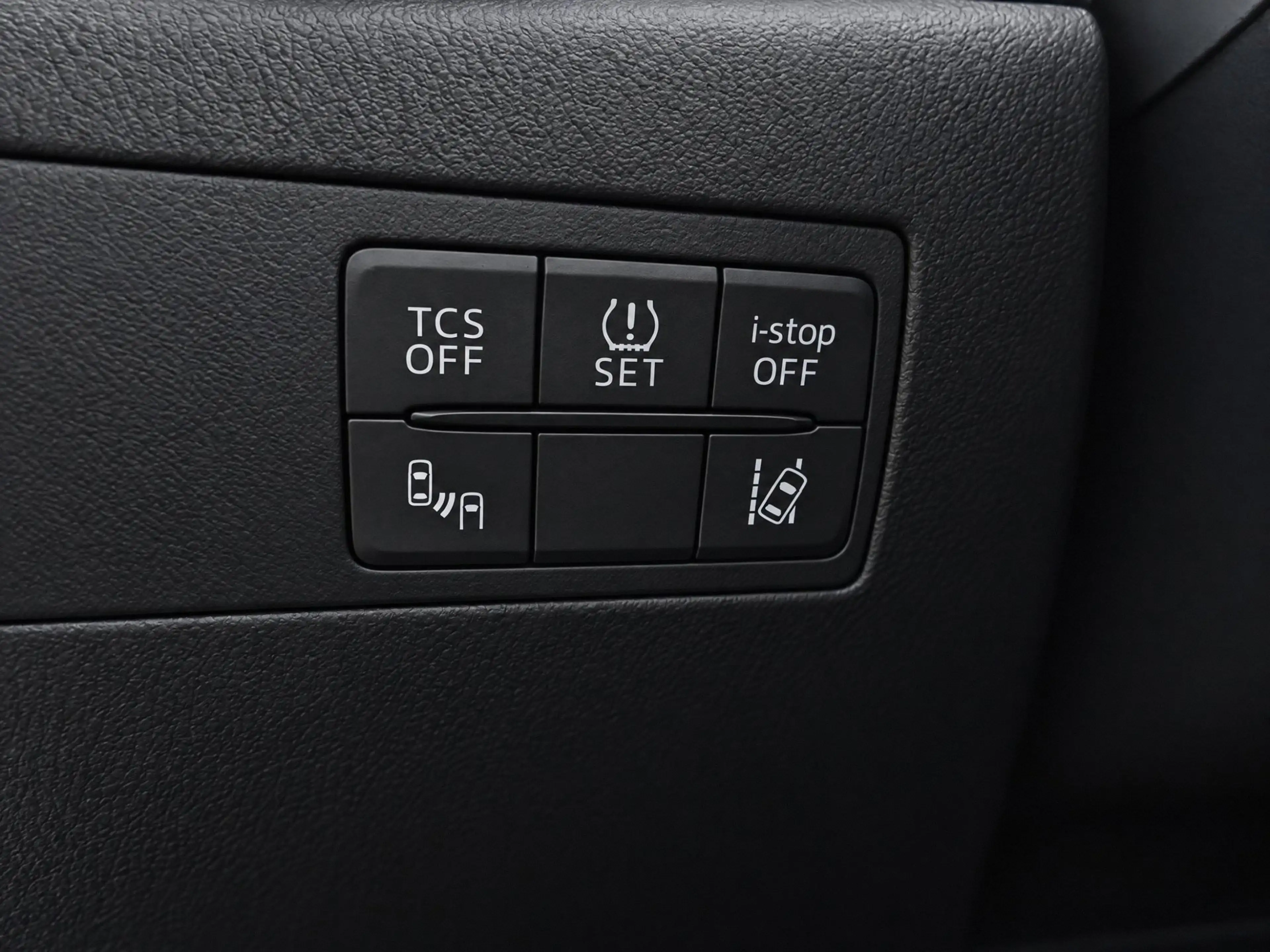 Mazda CX-3 2.0 SkyActiv-G 120 GT-M // LEDER // NAVI // TREKHA — photo 24