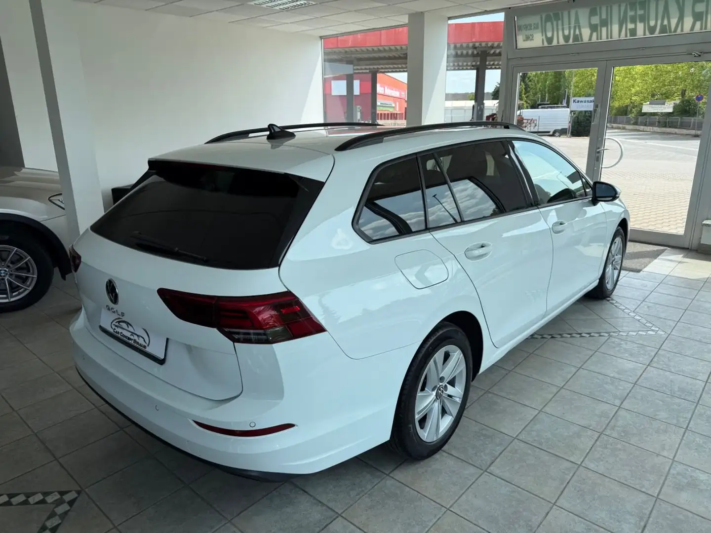 Volkswagen Golf VIII Variant Life LED ACC 1.HD UF VIRTUAL Blanc - 2