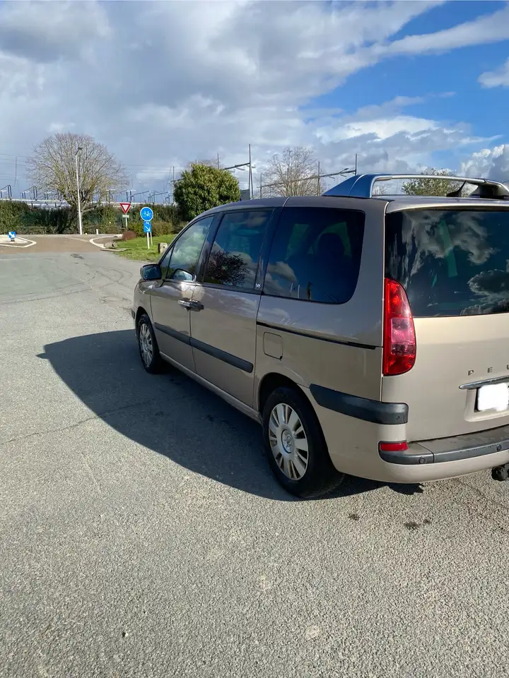 Peugeot 807 3.0 V6 SV Pullman A