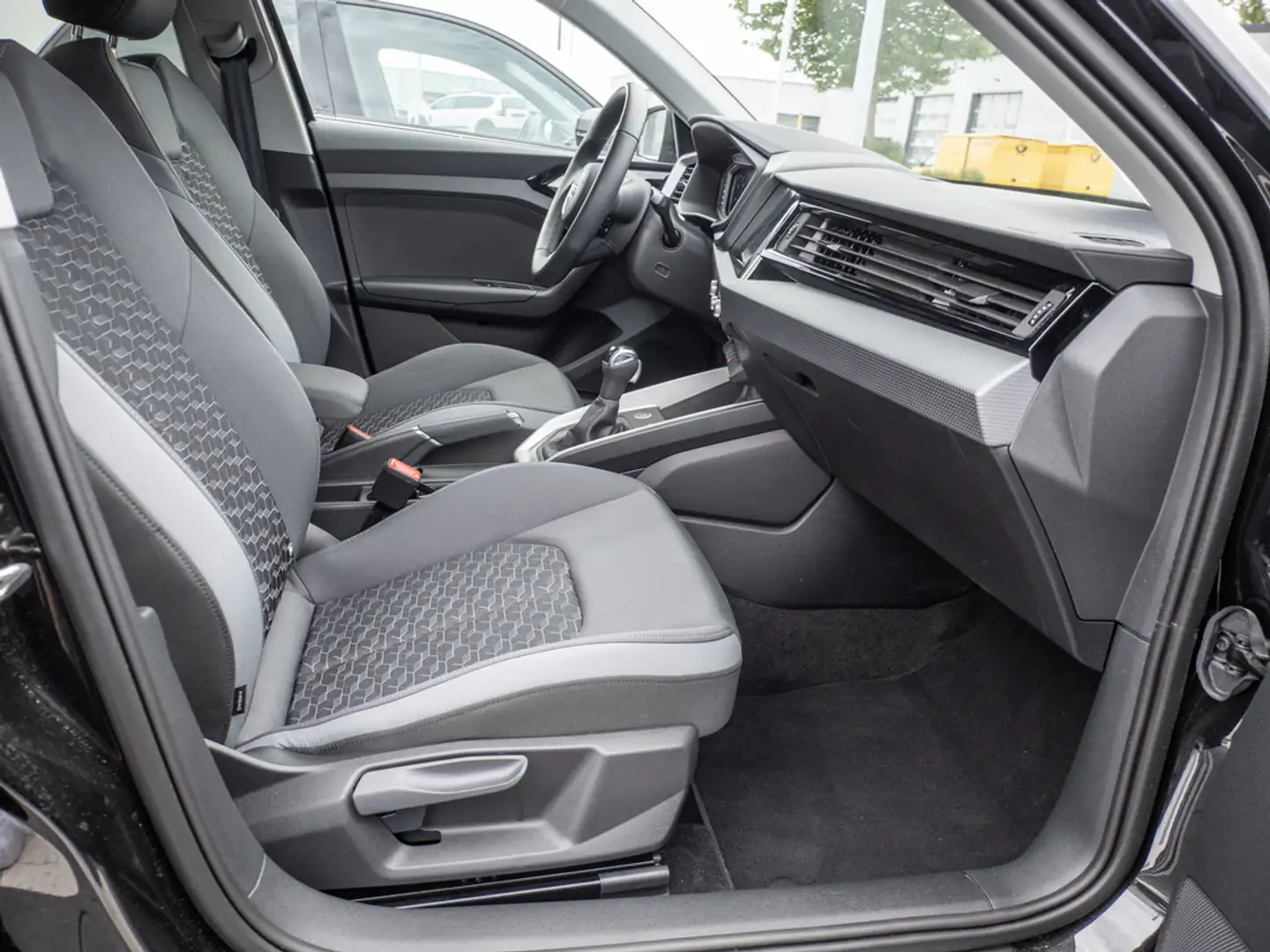 Audi A1 Sportback 30 TFSI advanced S tronic LED Schwarz - 2