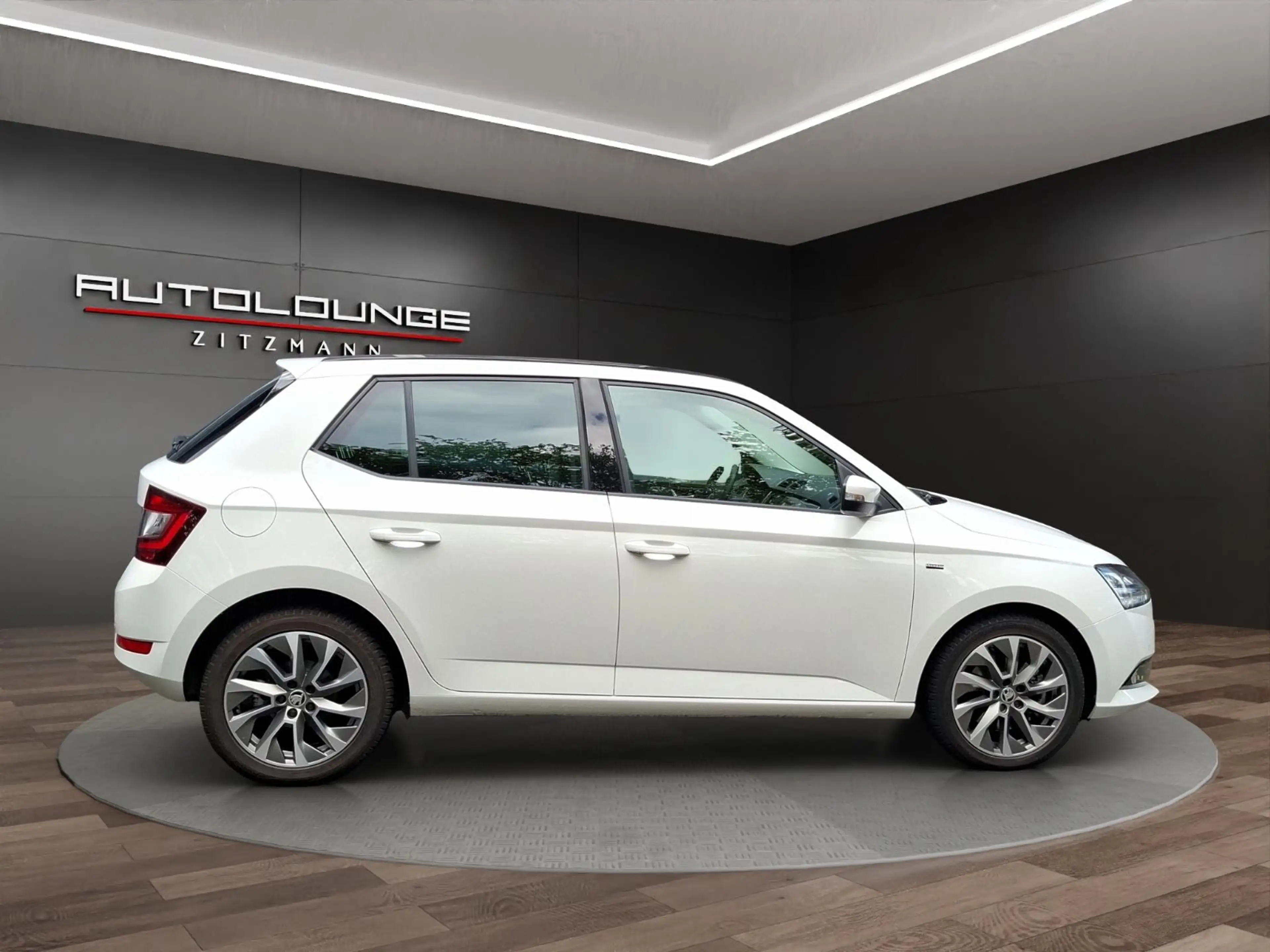 Skoda Fabia Clever Best of Pano LED PDC ACC — photo 6