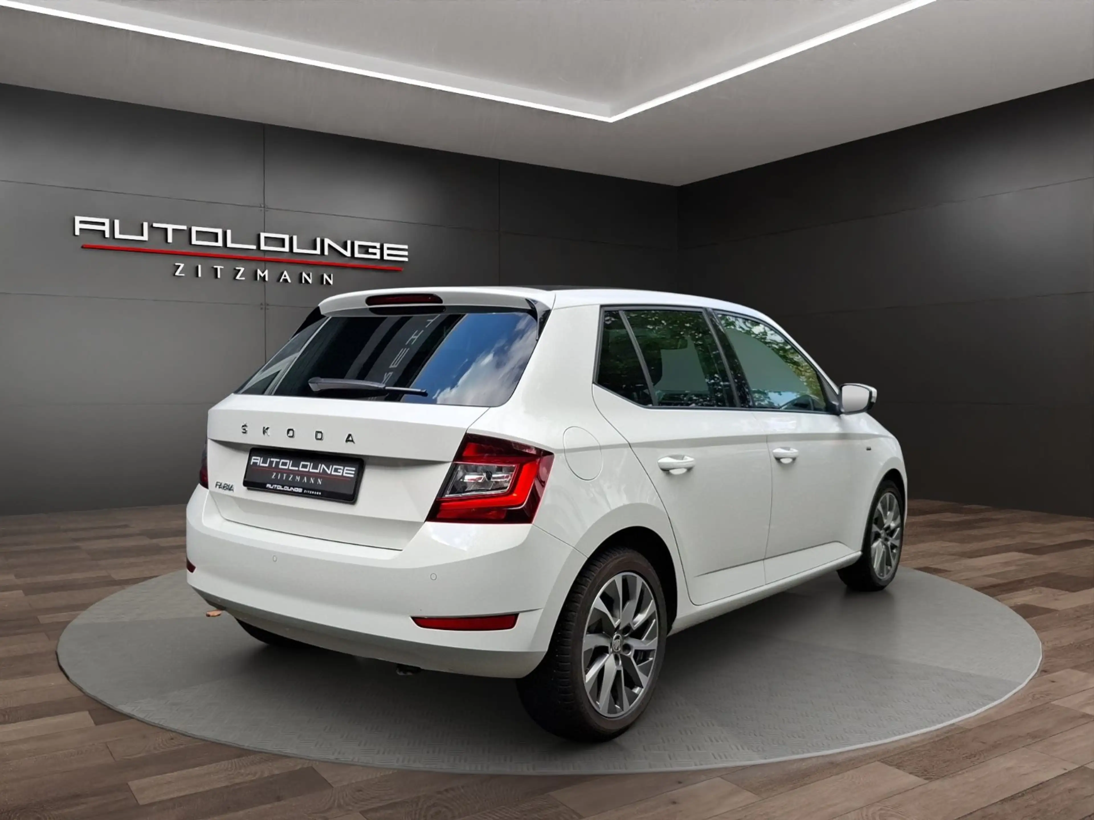 Skoda Fabia Clever Best of Pano LED PDC ACC — photo 5