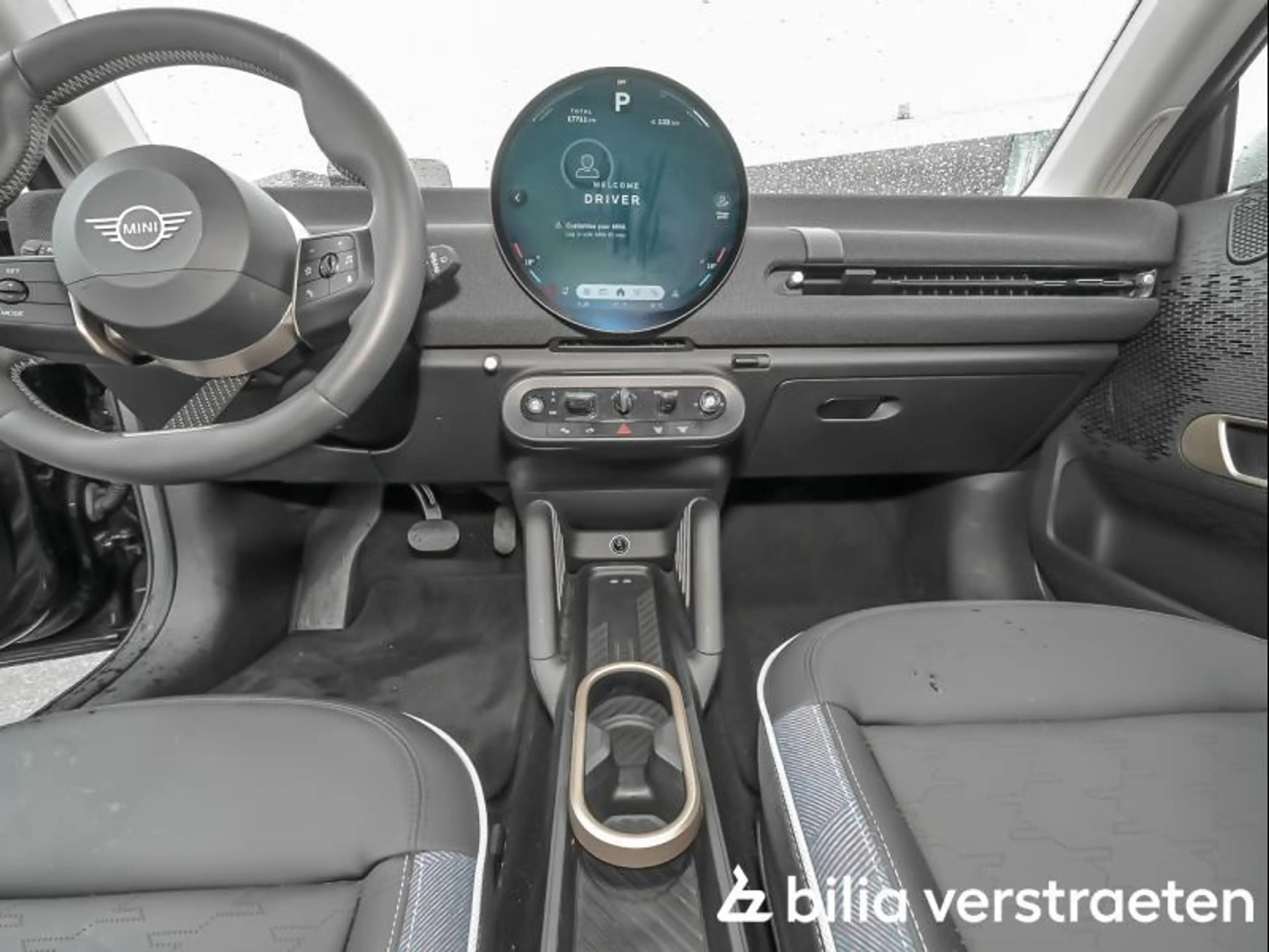MINI Cooper SE Classic - PANO - KEYLESS - HUD — photo 7