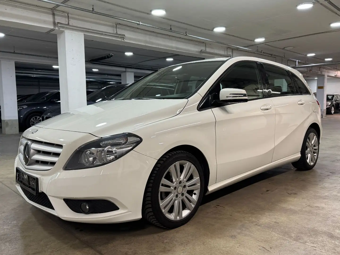 Mercedes-Benz B 180 CDI Automatik~Klima~Navi~Rückfahrkamera Weiß - 1