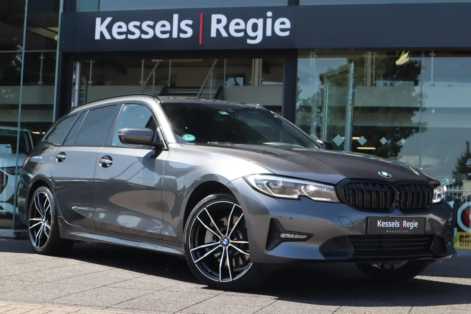 BMW 330 3-serie Touring 330e Sport Line Live Cockpit Led E Grijs - 1