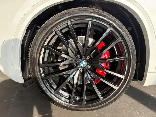 BMW X5 view 10
