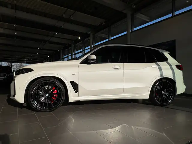 BMW X5 view 4
