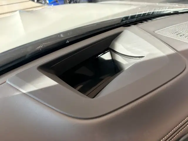 BMW X5 view 21
