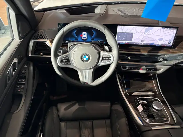 BMW X5 view 13