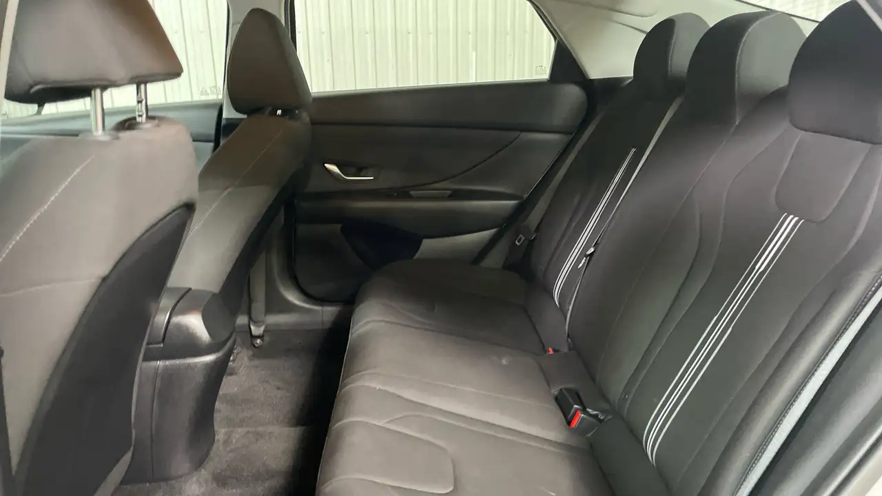 Hyundai ELANTRA снимка Hyundai ELANTRA