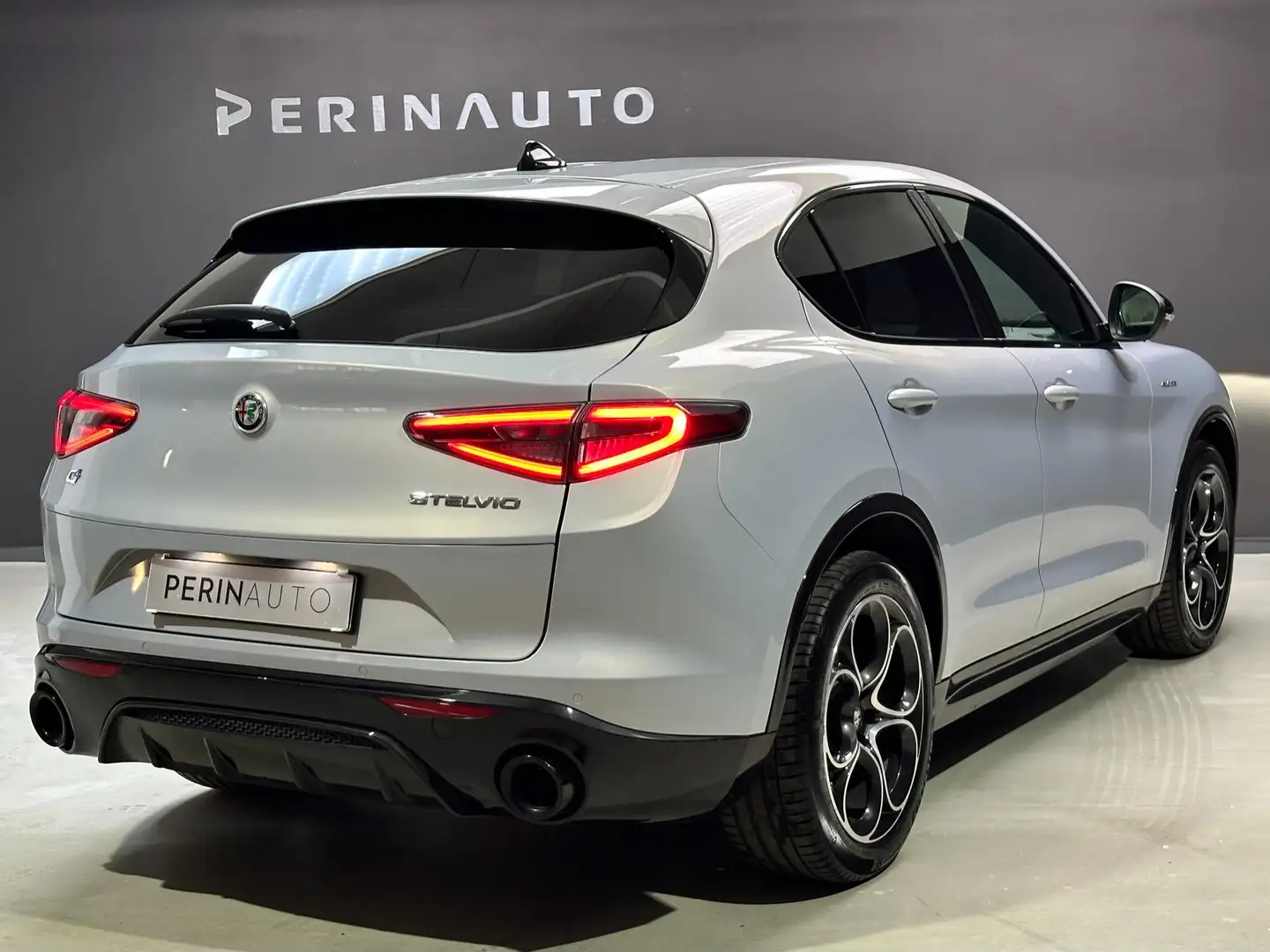 Alfa Romeo Stelvio 2.2 t Veloce Q4 210cv auto Gris - 2