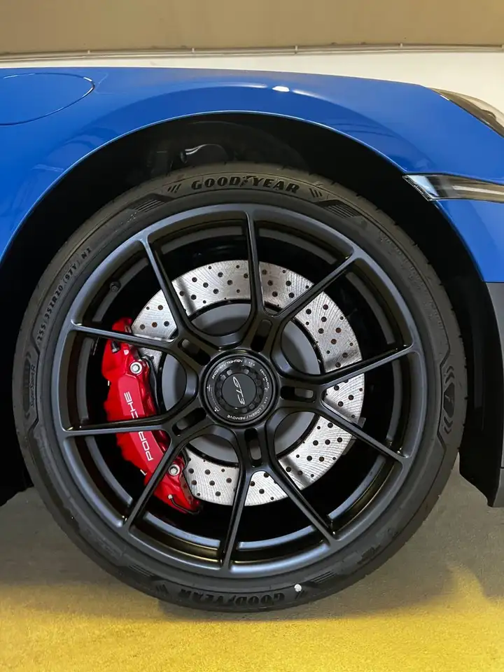 Porsche 992 911 992.2 GT3/bl-sw/Lift/Mtx/Bose/18W/21 4