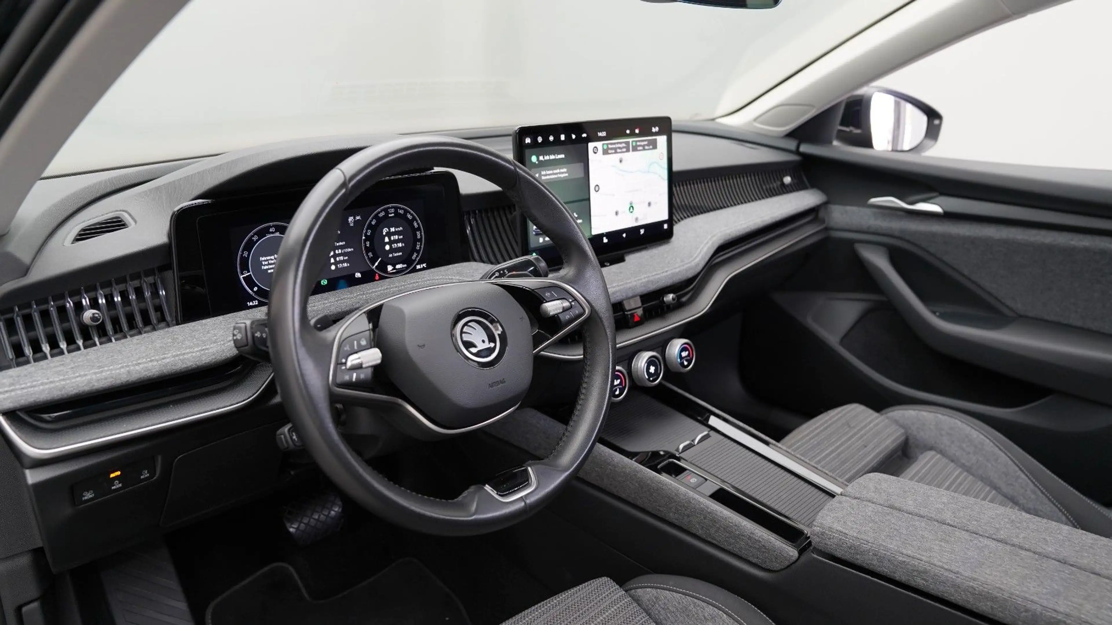 Skoda Superb Combi 1.5 TSI mHEV 110 kW Selection — photo 8