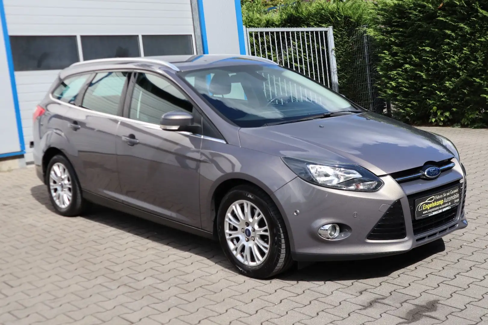 Ford Focus 1.6 Turnier Titanium/AHK/KEYLESS/PDC/SHZ Brun - 1
