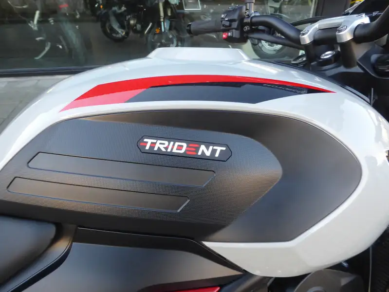 Triumph Trident 800 ABS/TC - foto 7