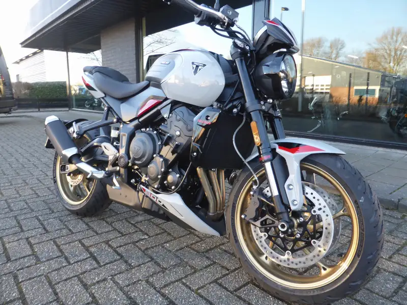 Triumph Trident 800 ABS/TC - foto 2