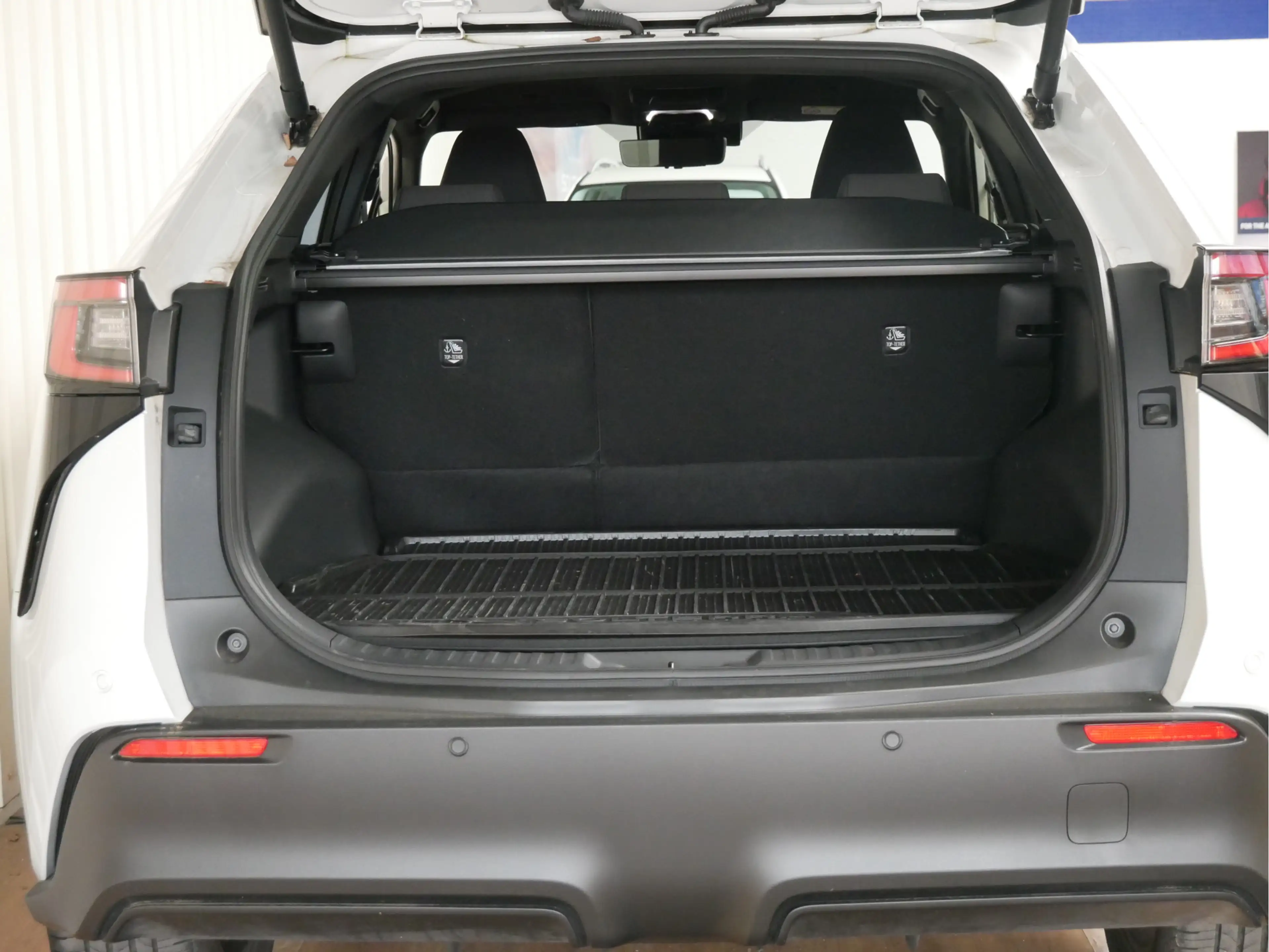 Subaru Solterra 71 kWh — photo 12
