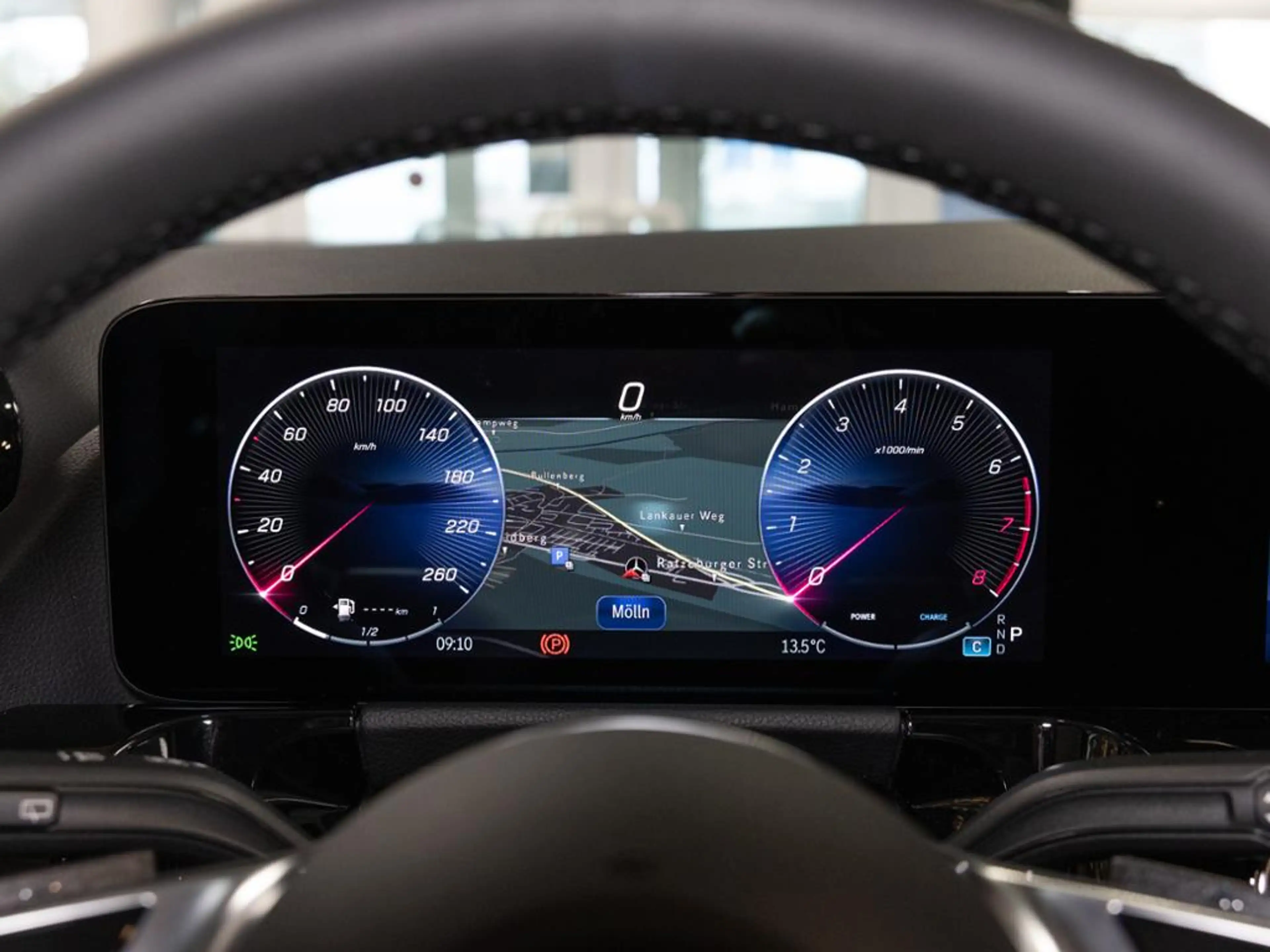 Mercedes-Benz GLA 200 NIGHT PROGRESSIVE 360 AHK DISTR KAMERA — photo 14