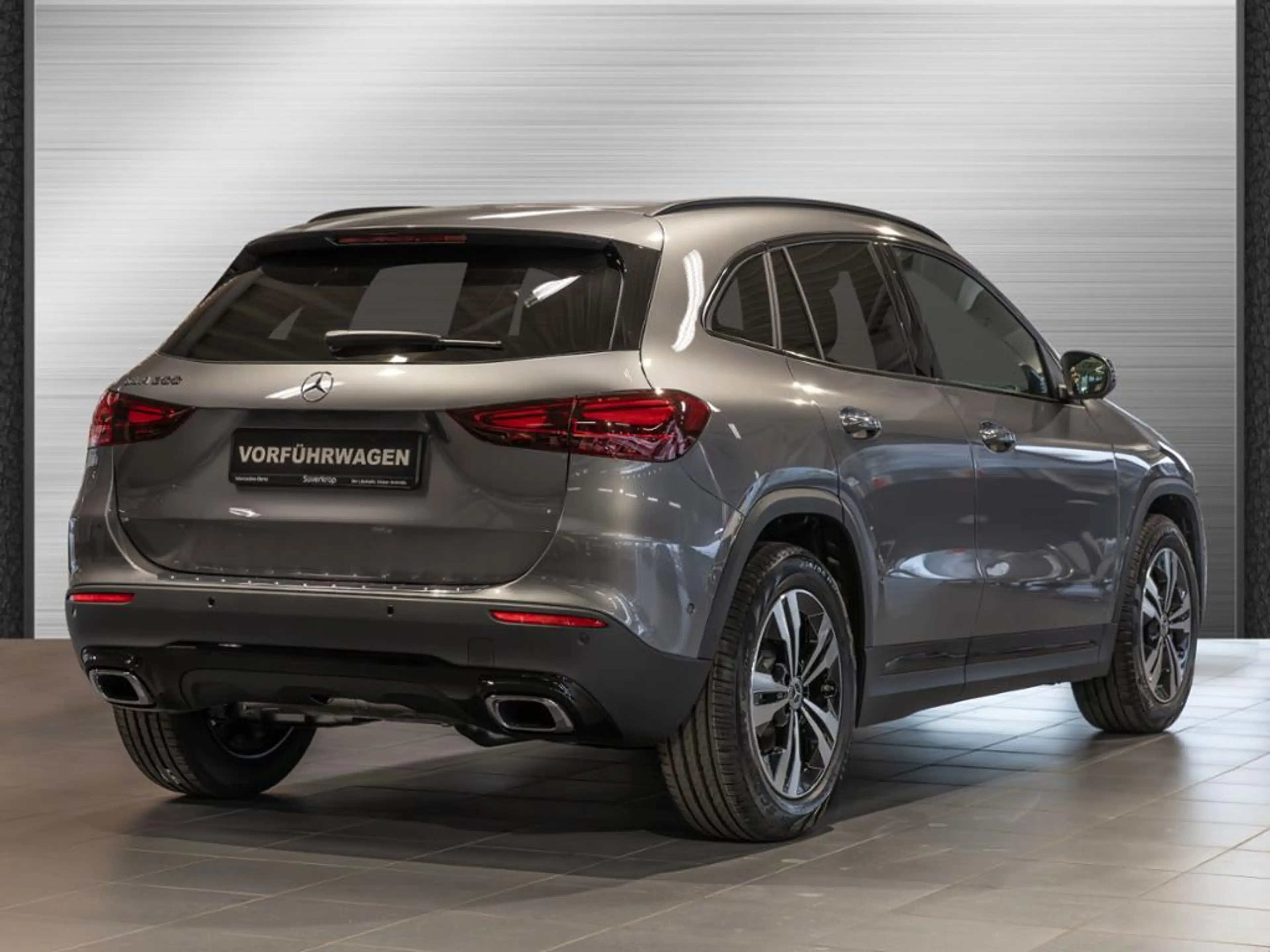Mercedes-Benz GLA 200 NIGHT PROGRESSIVE 360 AHK DISTR KAMERA — photo 5