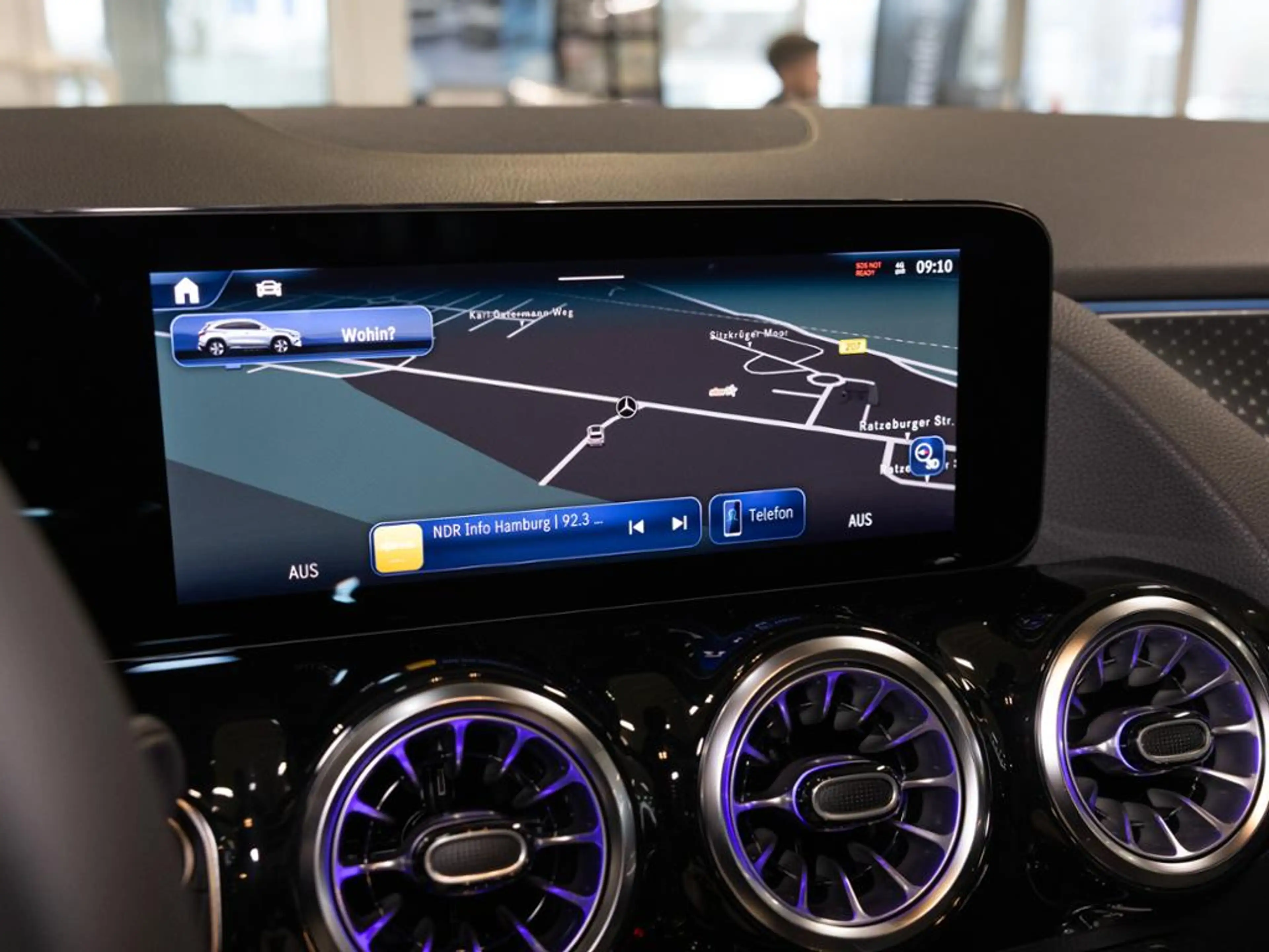Mercedes-Benz GLA 200 NIGHT PROGRESSIVE 360 AHK DISTR KAMERA — photo 15