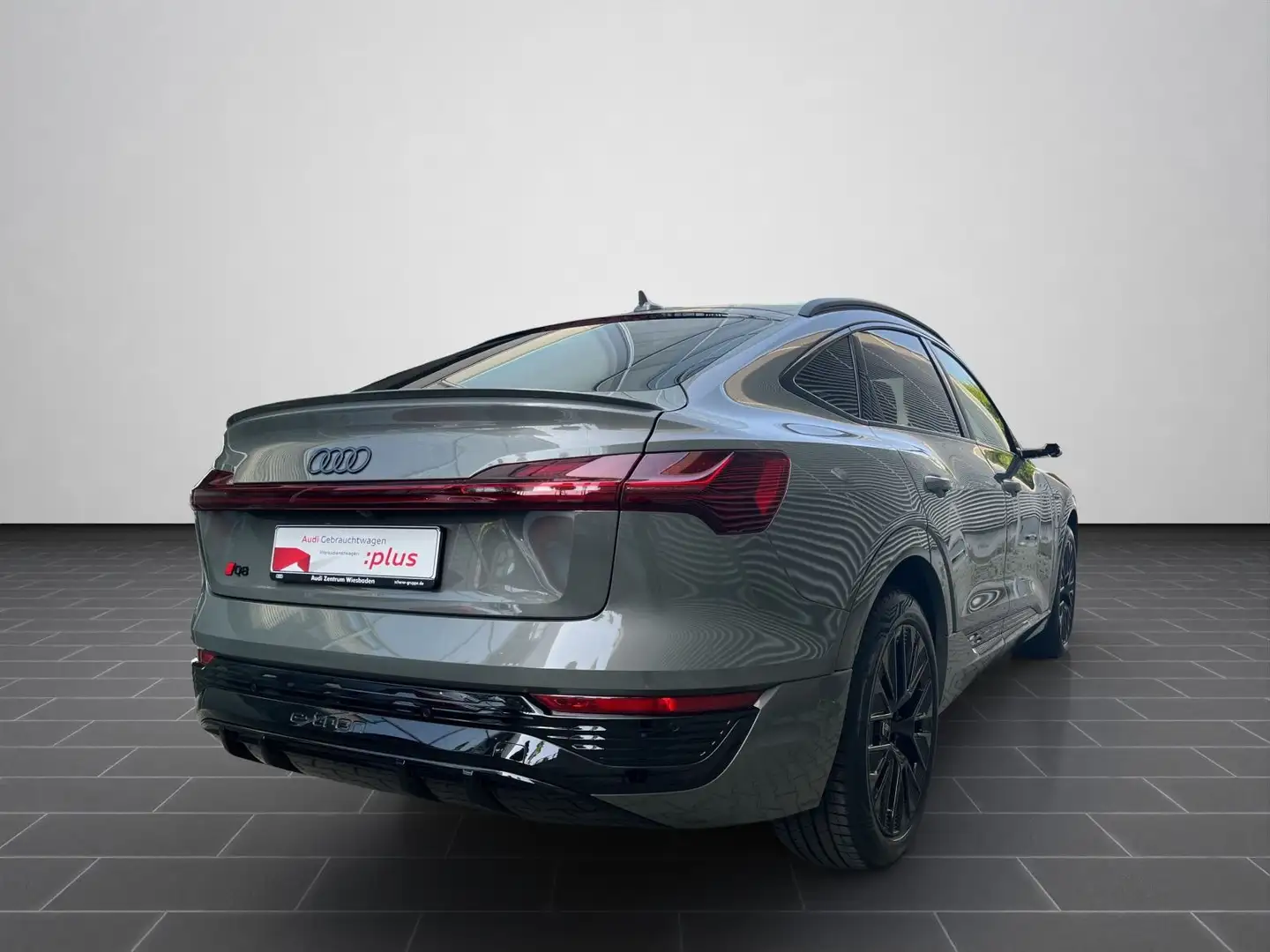 Audi Q8 e-tron S line 55 e-tron/Glasdach/Ma Grijs - 2