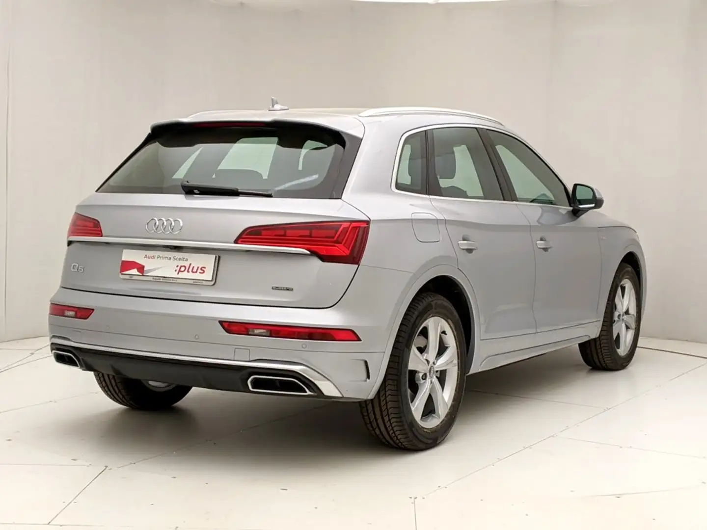 Audi Q5 S line plus 40 TDI quattro 150(204) kW(PS) S troni Srebrny - 2