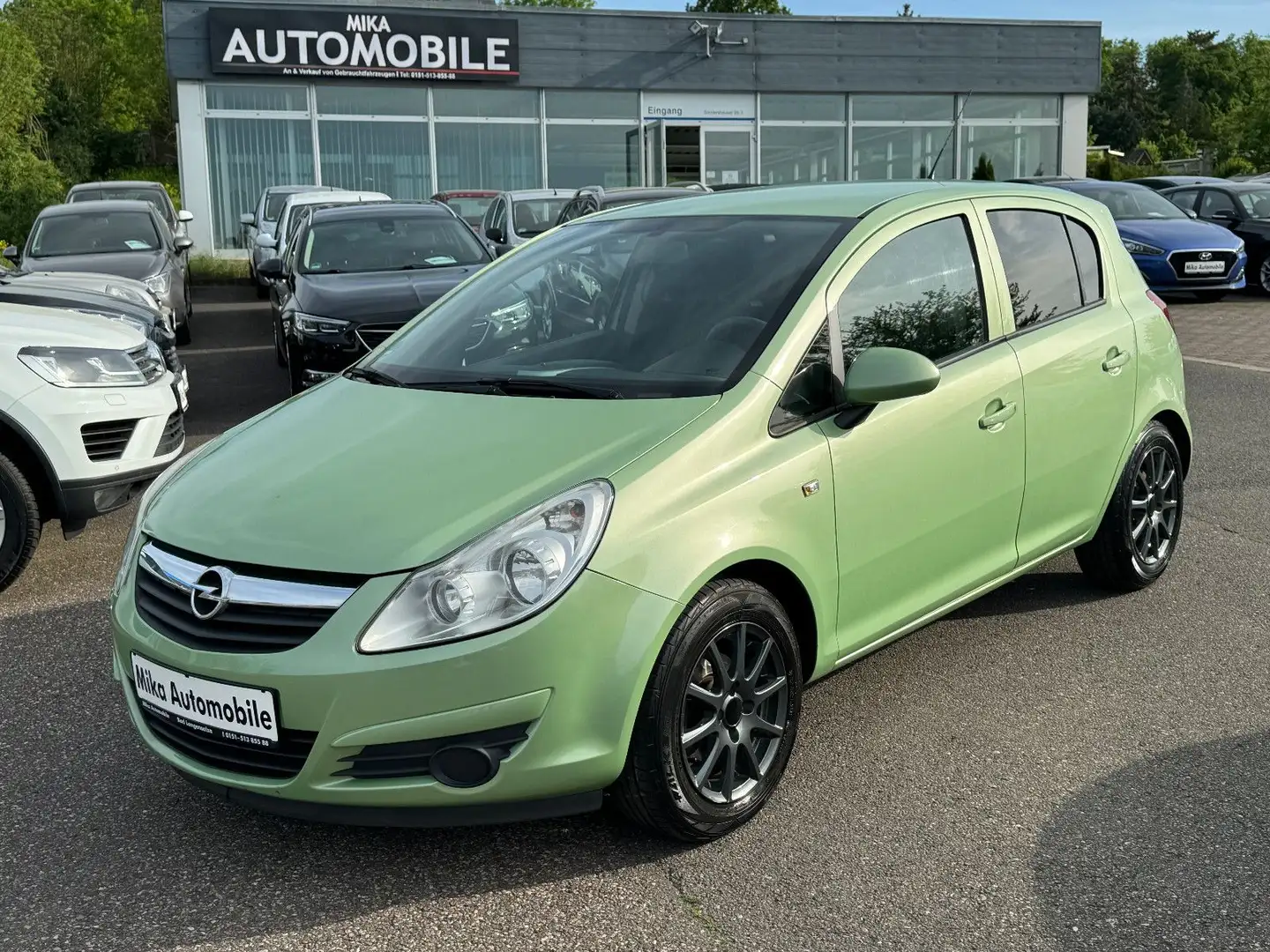Opel Corsa D Edition Grün - 1