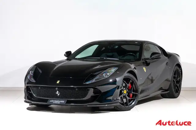 Ferrari 812 Superfast | Lyft | Display | Carbonio completo est