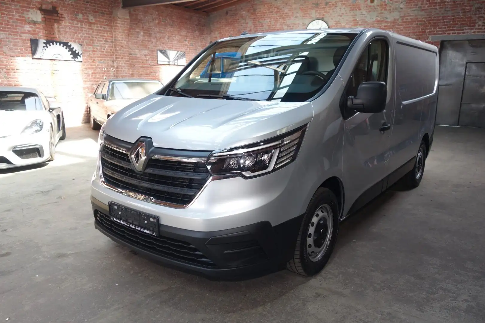 Renault Trafic Kasten L1 H1 Sortimo AHK TüvServiceNeu Argento - 1