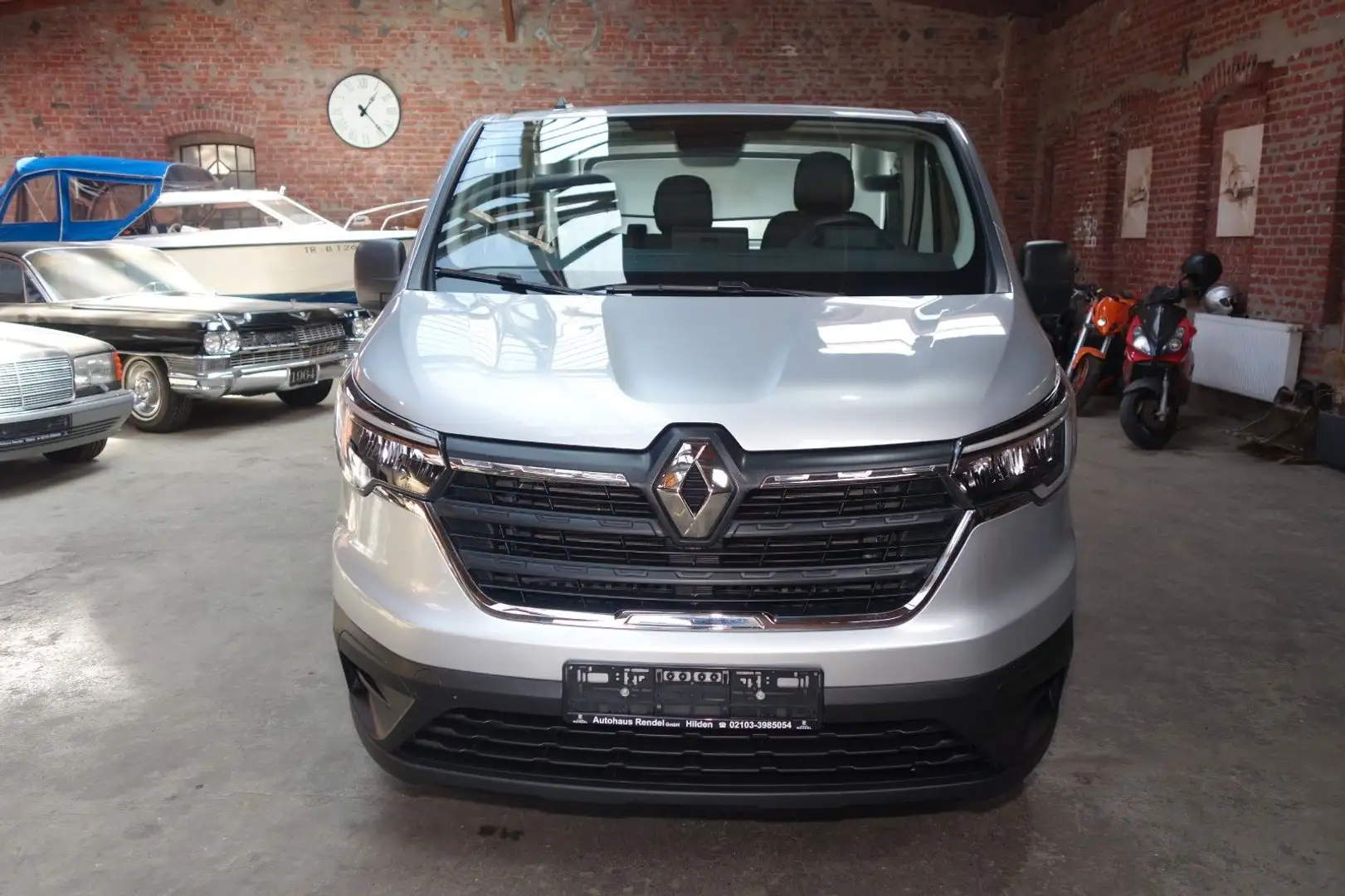 Renault Trafic Kasten L1 H1 Sortimo AHK TüvServiceNeu Argento - 2
