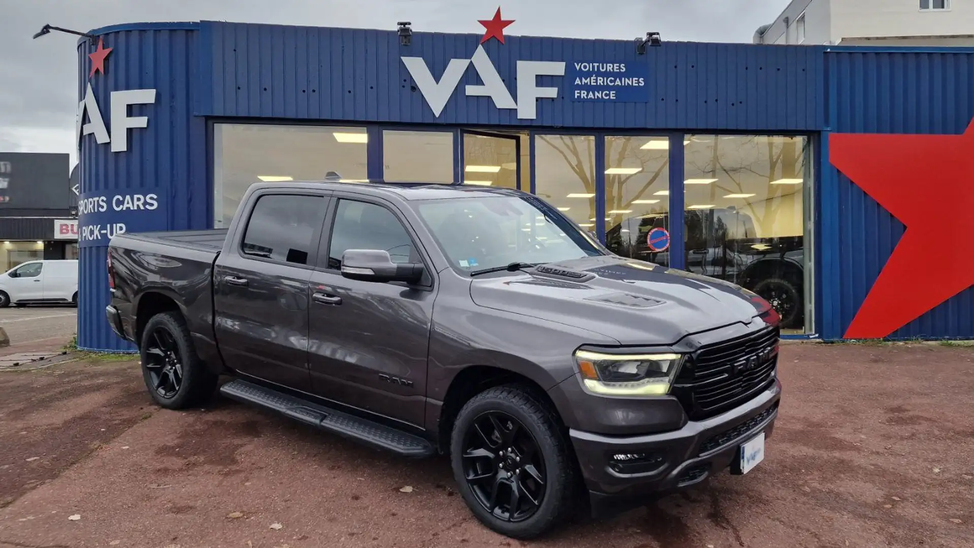 Dodge RAM Sport Night Edition (équipé Montagne/Chantiers)- C - 1