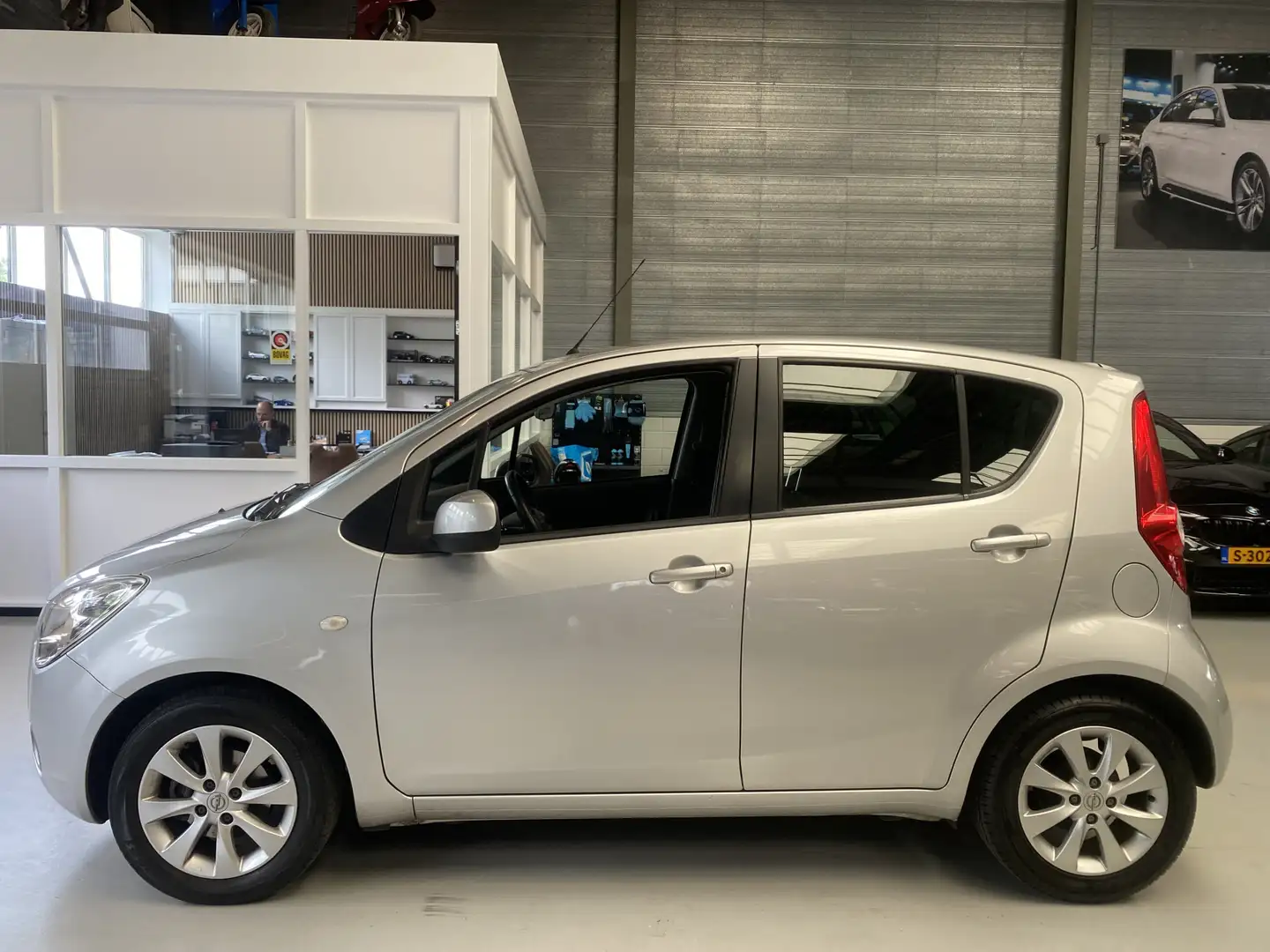 Opel Agila 1.0 Edition Airco, 5drs, Lichtmetaal Grijs - 2
