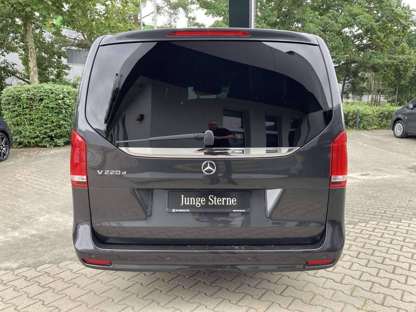 Mercedes-Benz V 220