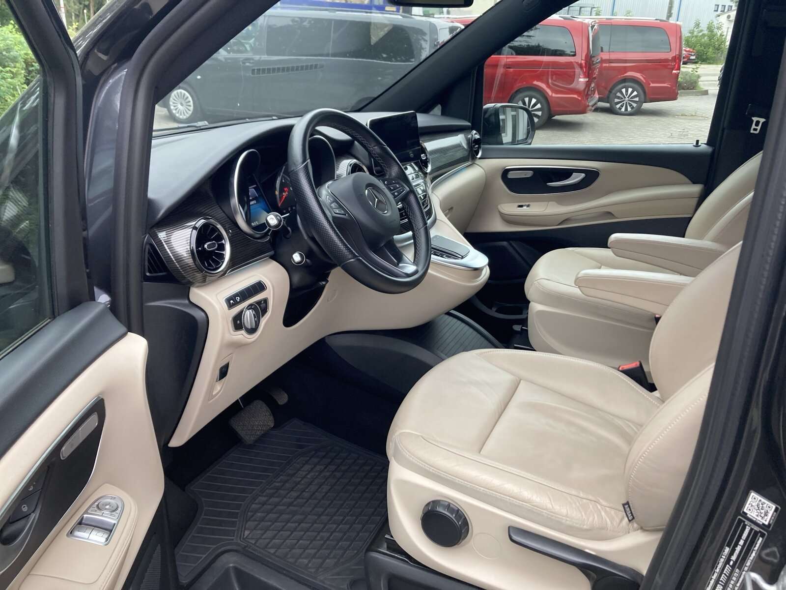 Mercedes-Benz V 220