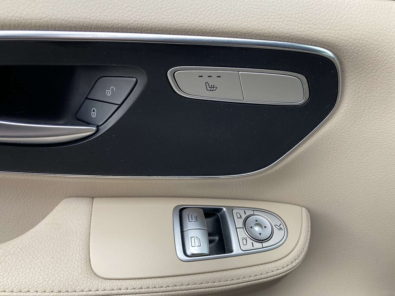 Mercedes-Benz V 220