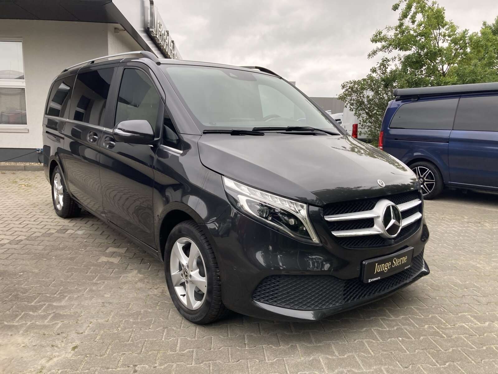 Mercedes-Benz V 220