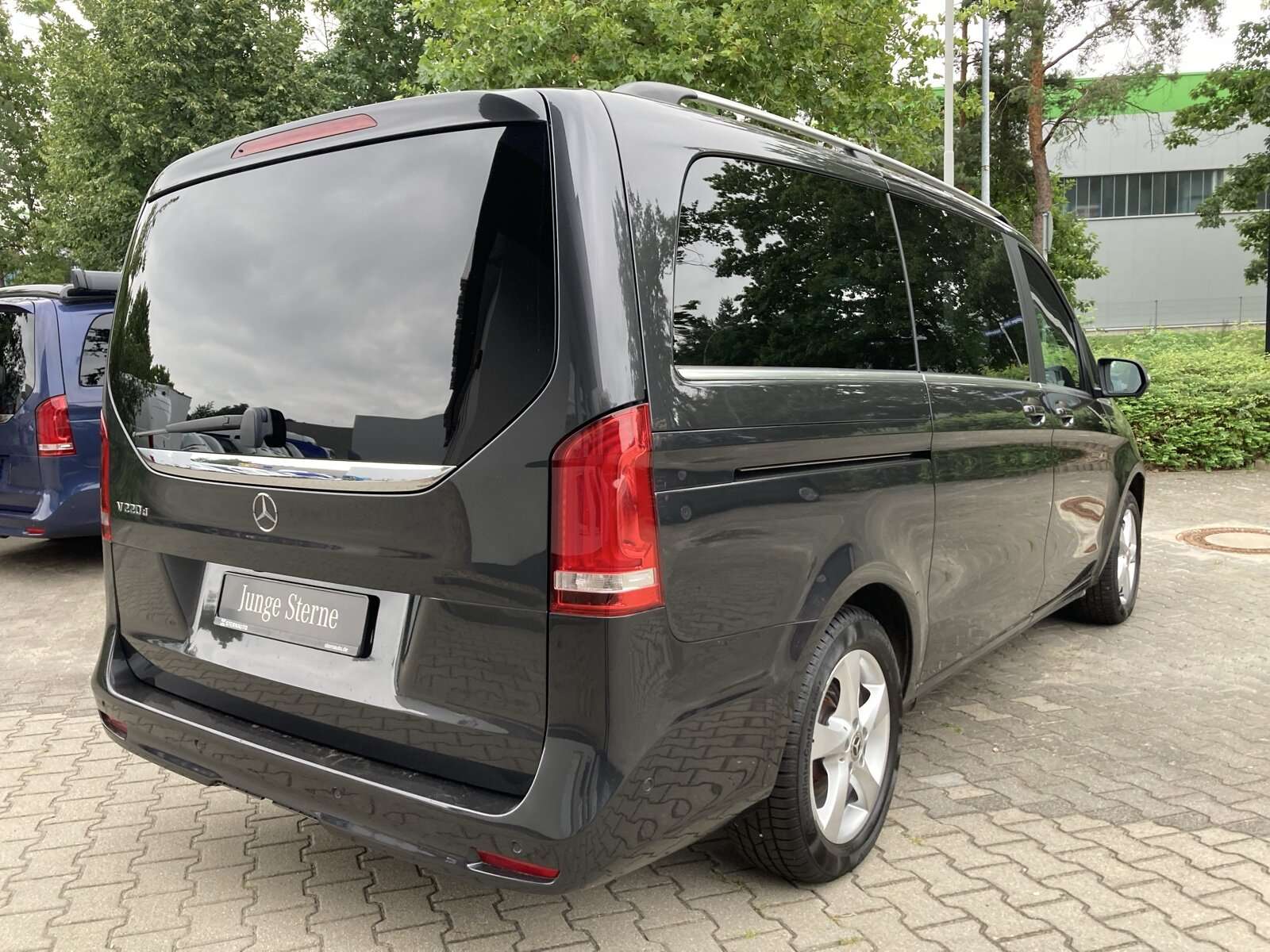 Mercedes-Benz V 220