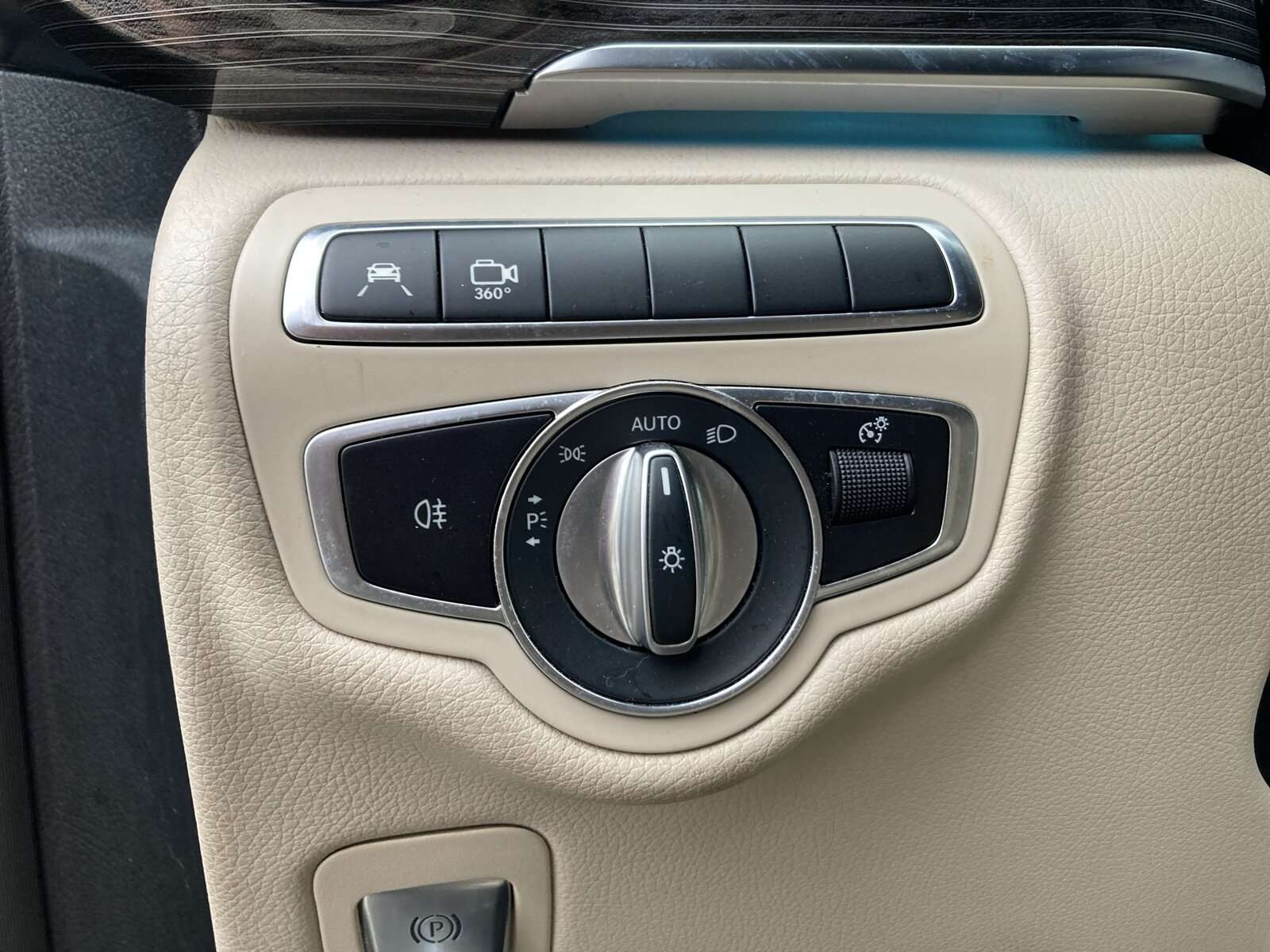 Mercedes-Benz V 220