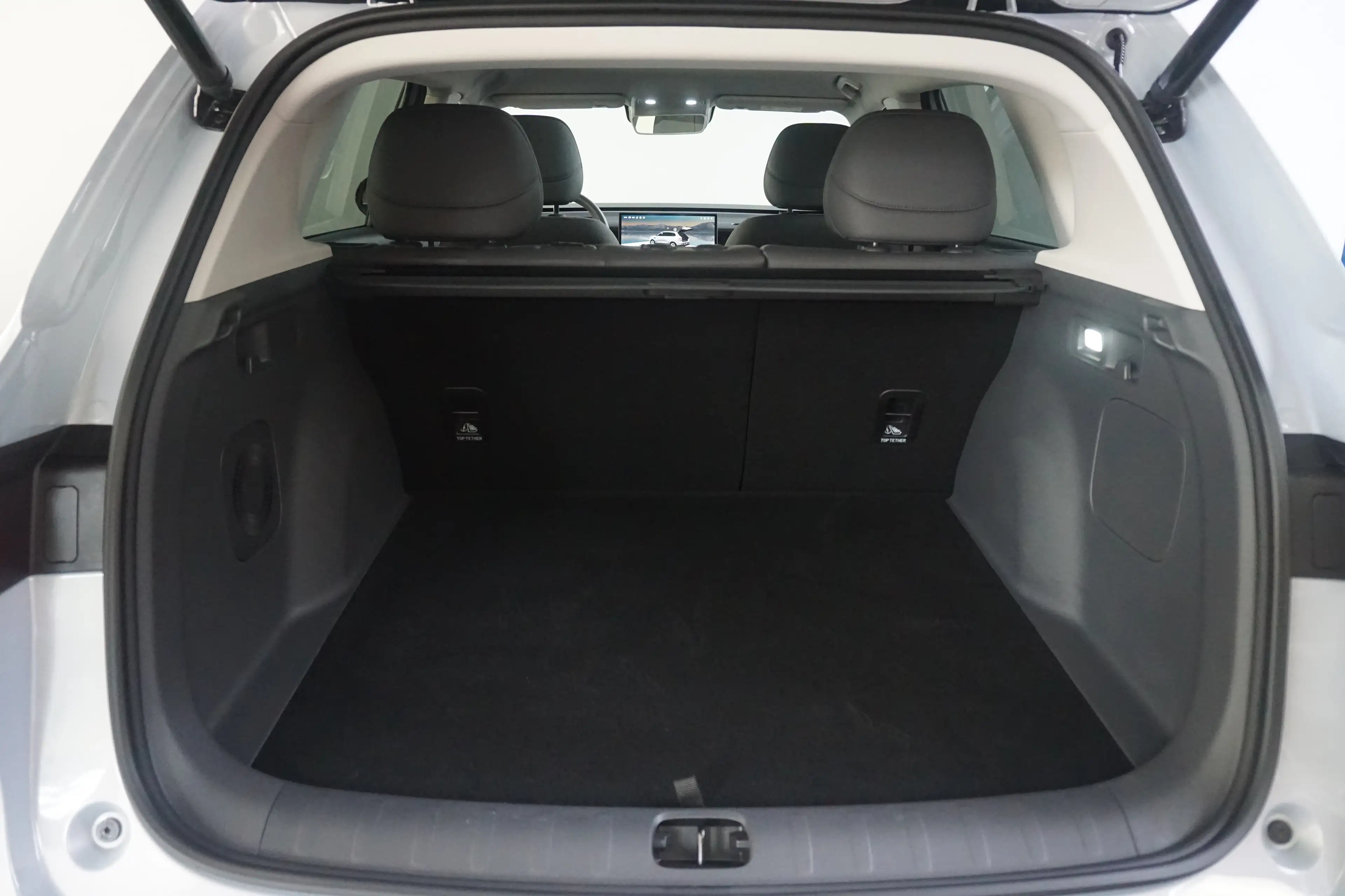 Leapmotor B10 Design ProMax 67.1 kWh — photo 28