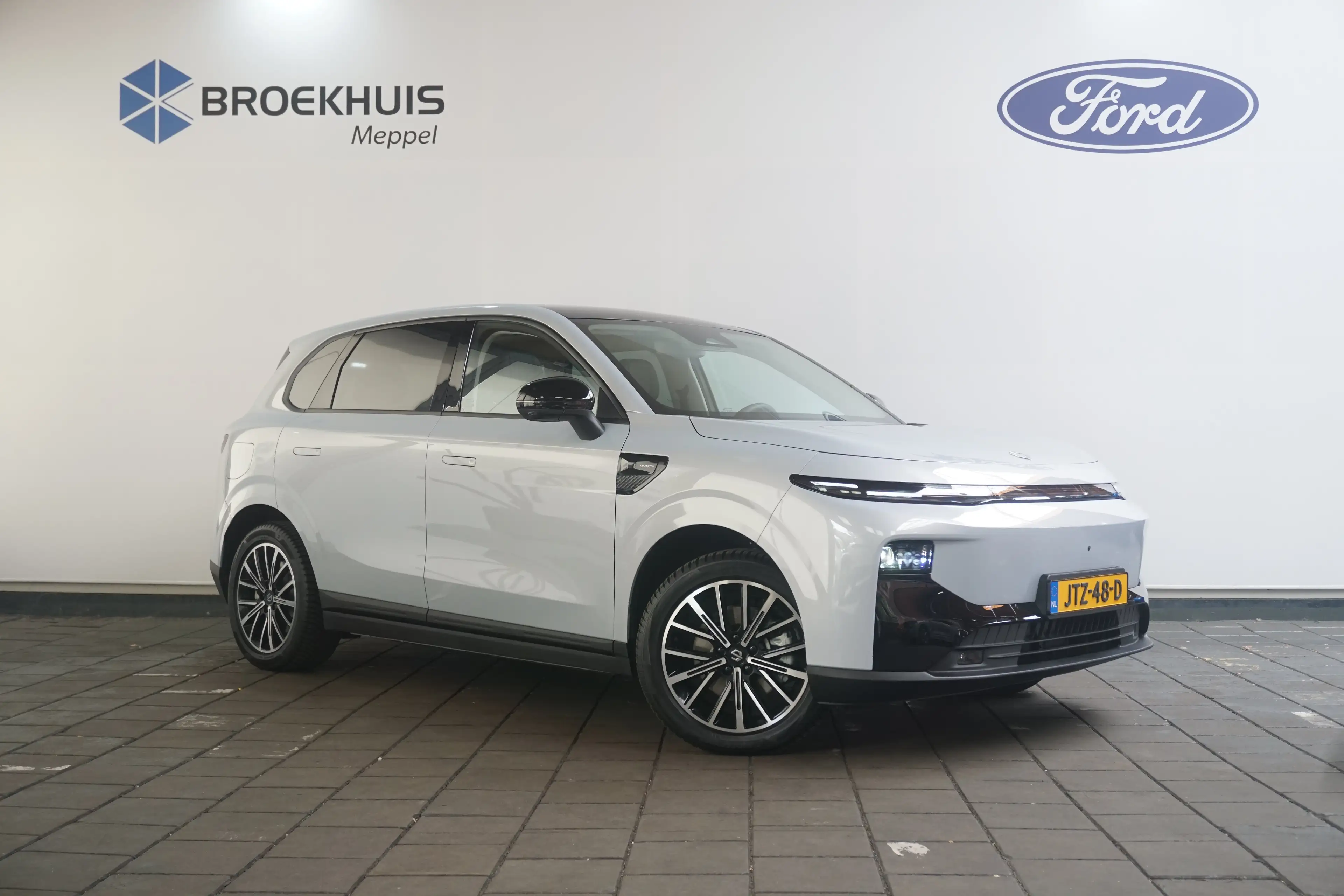 Leapmotor B10 Design ProMax 67.1 kWh — photo 5