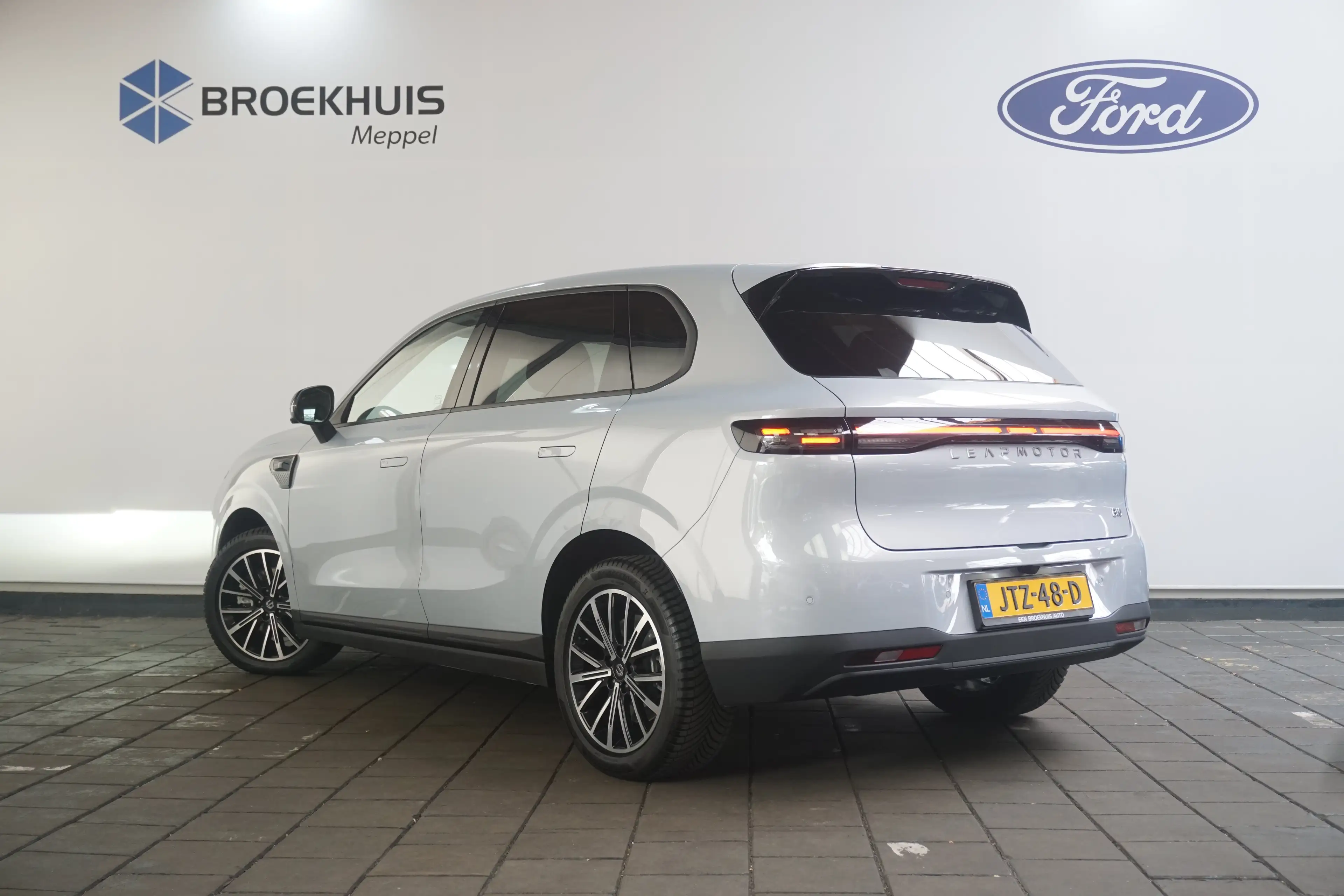Leapmotor B10 Design ProMax 67.1 kWh — photo 7