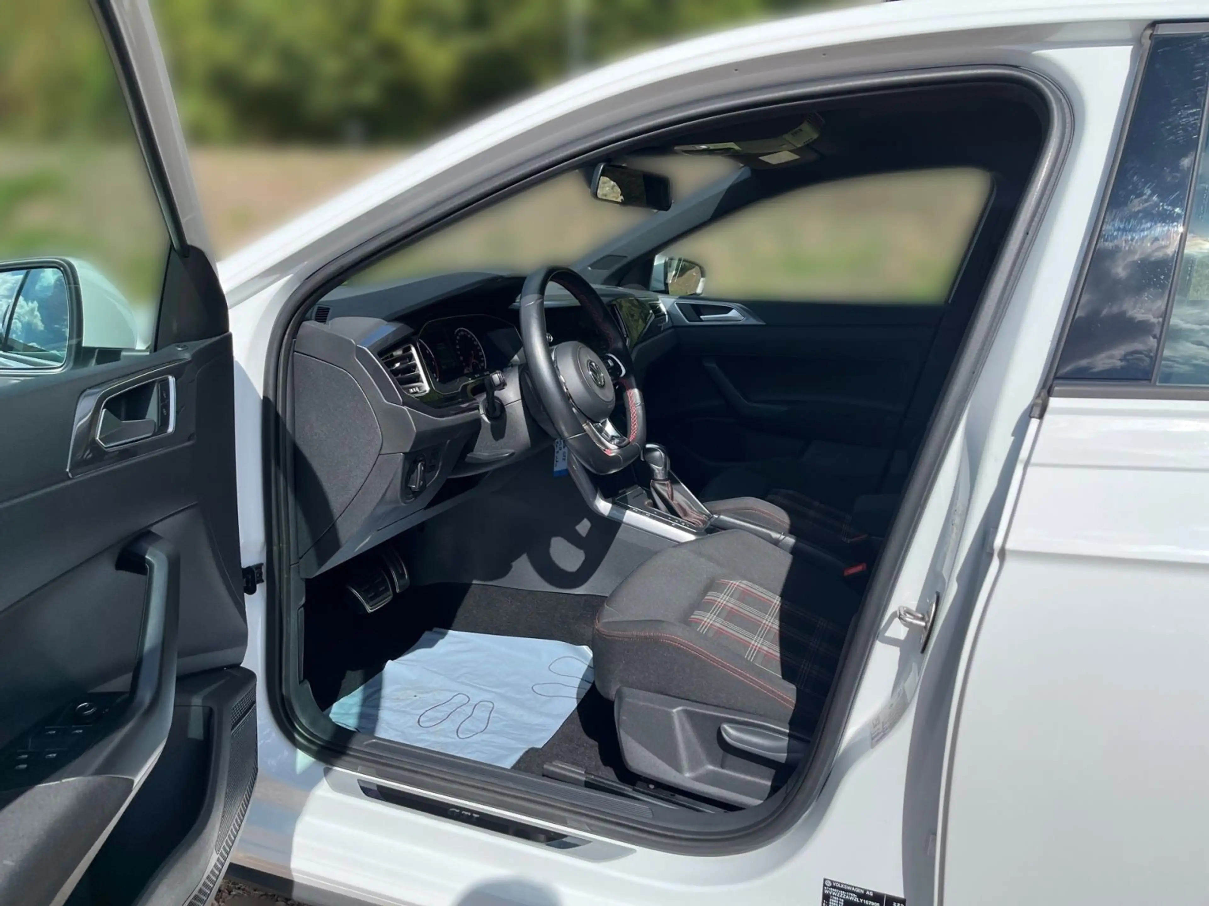 Volkswagen Polo GTI DSG — photo 11