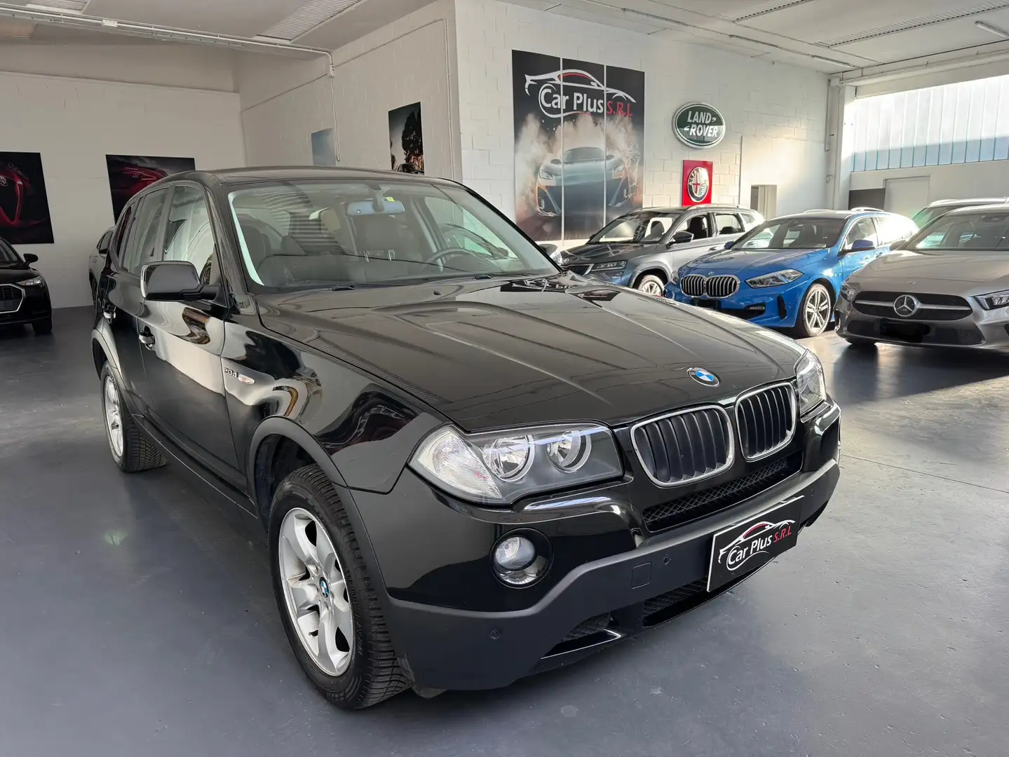 BMW X3 X3 E83 2.0d Attiva X drive 4x4 Black - 1