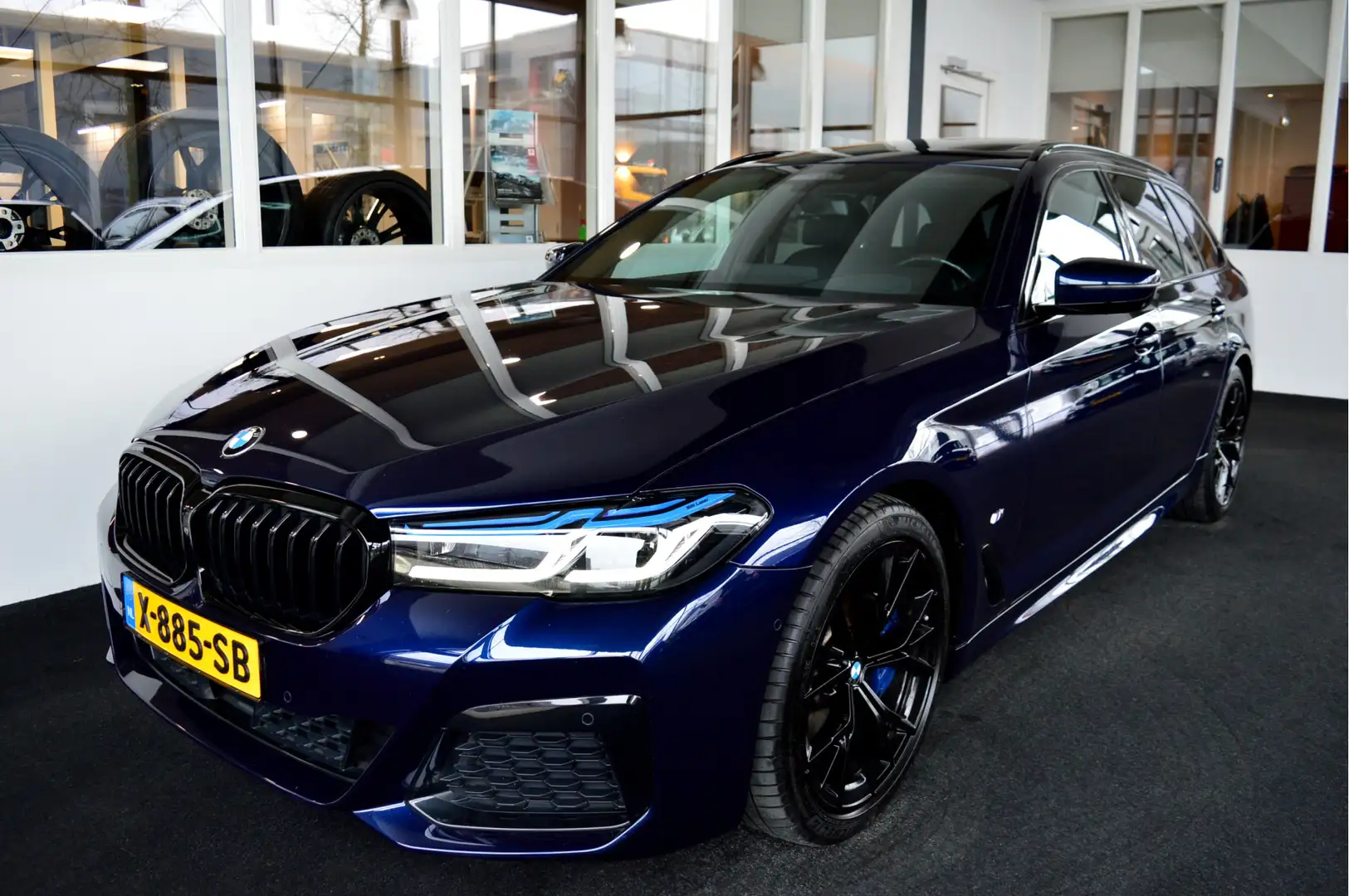 BMW 540 5-serie Touring 540i xDrive M-Sportedition LCI | L Blu/Azzurro - 1