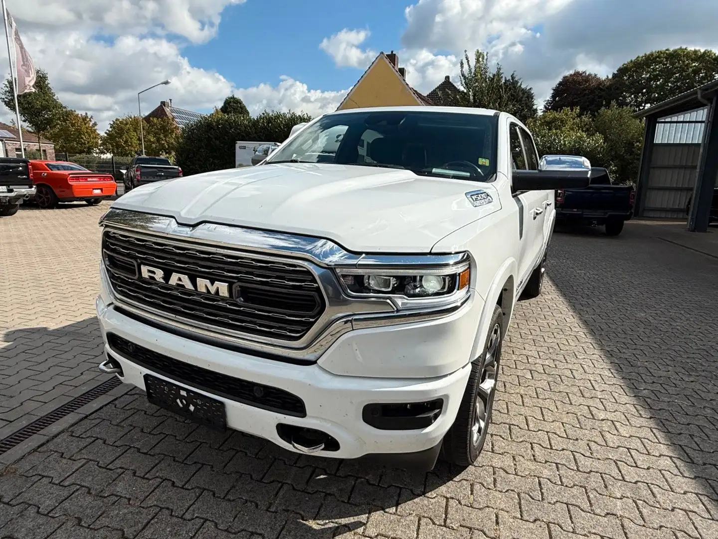 Dodge RAM Crew Cab Limited , Gasanlage Weiß - 2